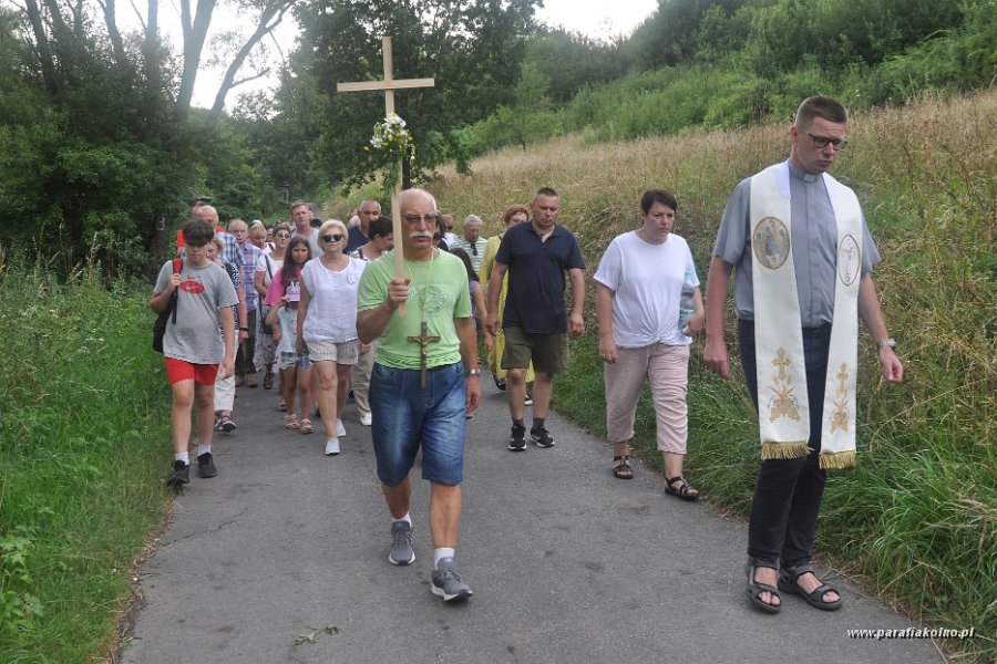 239 Droga Krzyżowa ze świadectwami.jpg